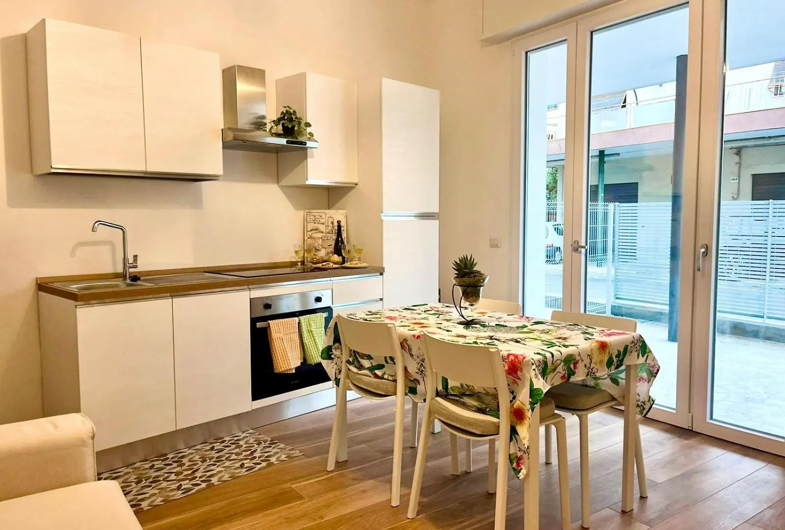 Appartamento Piano Terra Vicino Alla Spiaggia Rimini 0*,